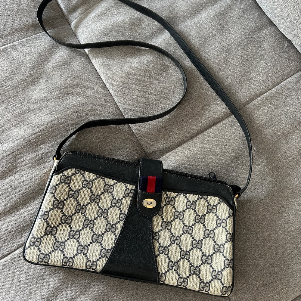 Authentic Vintage Gucci Crossbody Bag/Shoulder Bag Navy with Original Dust Bag